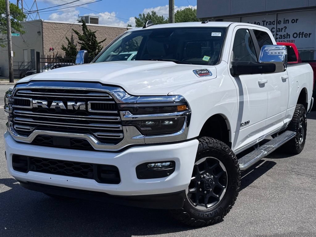 Used 2025 RAM 2500 Laramie AWD/4WD image 3