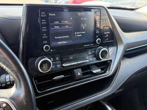 Used 2020 Toyota Highlander LE AWD/4WD image 36
