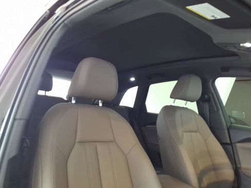 Used 2025 Audi Q5 Premium w/ Convenience Package AWD/4WD image 21