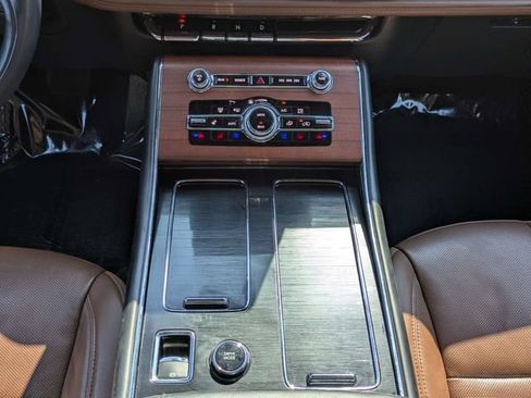 Used 2023 Lincoln Aviator Reserve w/ Equipment Group 201A RWD image 19