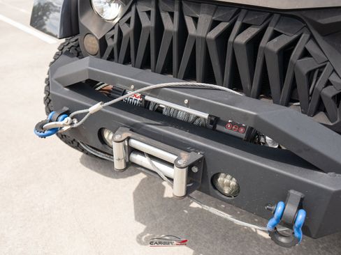 Used 2017 Jeep Wrangler Unlimited Sahara w/ Connectivity Group AWD/4WD image 42
