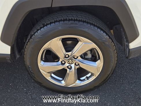 Used 2021 Toyota RAV4 Limited image 10