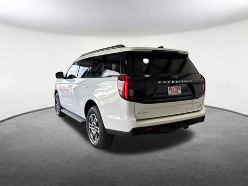 New 2026 Ford Expedition Active image 3