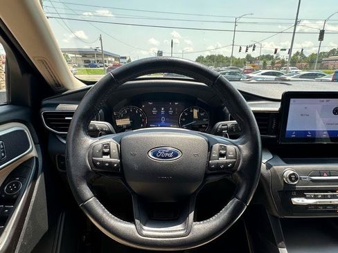 Used 2020 Ford Explorer XLT w/ Equipment Group 202A AWD/4WD image 13