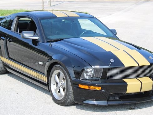 Used 2006 Ford Mustang GT RWD image 25