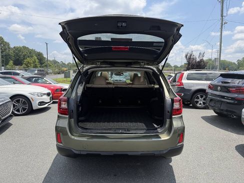Used 2017 Subaru Outback 2.5i Premium AWD/4WD image 16