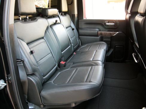 Used 2022 GMC Sierra 2500 Denali w/ Denali Ultimate Package AWD/4WD image 47