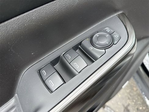 Used 2023 GMC Acadia SLT w/ Elevation Edition image 13