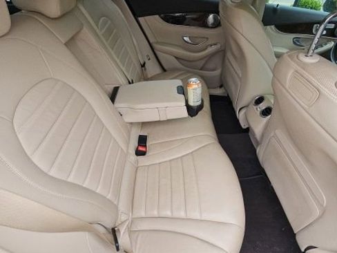 Used 2018 Mercedes-Benz GLC 300 4MATIC image 11