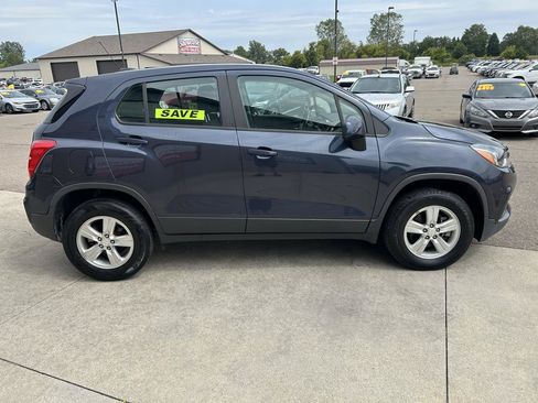 Used 2019 Chevrolet Trax LS AWD/4WD image 4