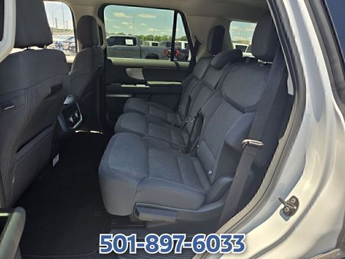 Used 2025 Ford Expedition Active RWD image 12
