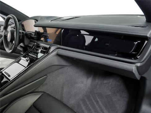 New 2026 Porsche Panamera image 25