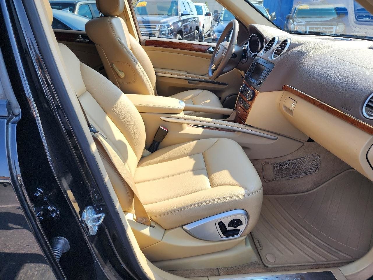 Used 2008 Mercedes-Benz GL 320 CDI 4MATIC image 32
