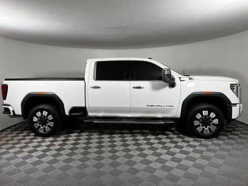 Used 2024 GMC Sierra 2500 Denali w/ Denali Reserve Package AWD/4WD image 4