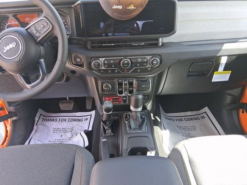 New 2025 Jeep Gladiator Sport image 12