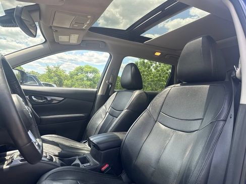 Used 2020 Nissan Rogue SL w/ Premium Package AWD/4WD image 17