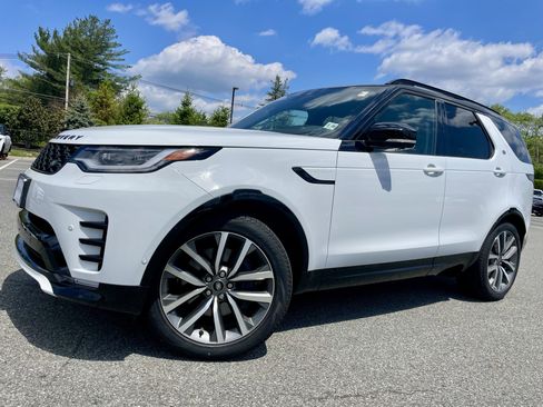 Certified 2025 Land Rover Discovery Dynamic SE AWD/4WD image 37