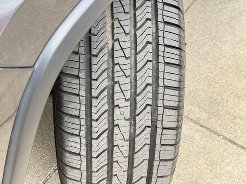 Used 2018 Jeep Grand Cherokee Limited AWD/4WD image 11