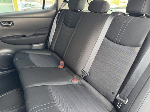 Used 2021 Nissan Leaf SV w/ SV Technology Package image 36