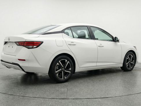 Used 2025 Nissan Sentra SV FWD image 9