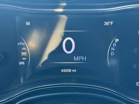 Used 2021 Jeep Grand Cherokee Limited X image 23