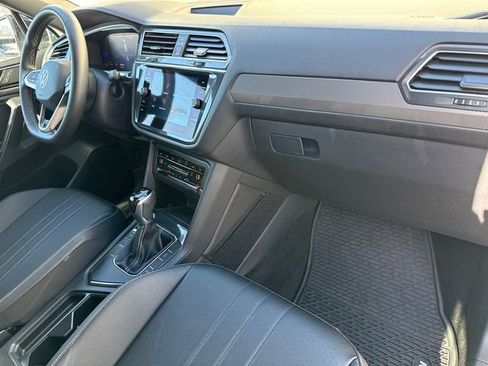 Certified 2023 Volkswagen Tiguan SE R-Line image 23