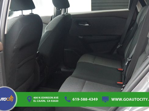 Used 2022 Nissan Rogue SV AWD/4WD image 14