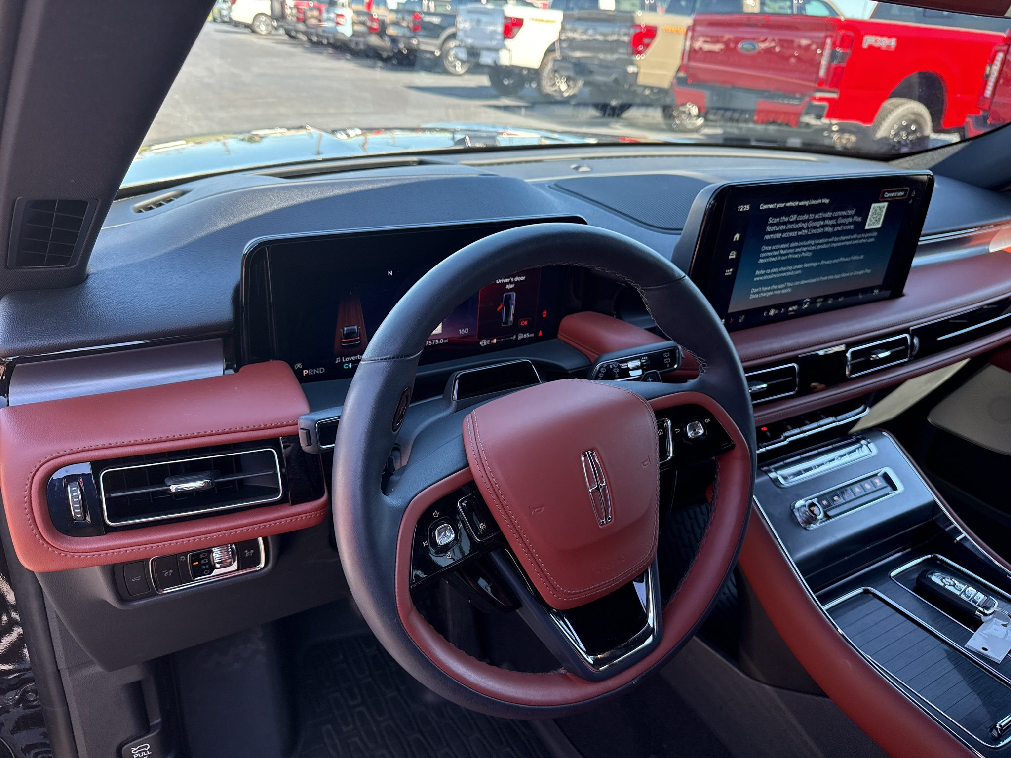 Used 2025 Lincoln Aviator Reserve w/ Equipment Group 201A AWD/4WD image 15