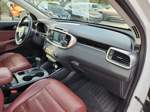 Used 2017 Kia Sorento SX image 17