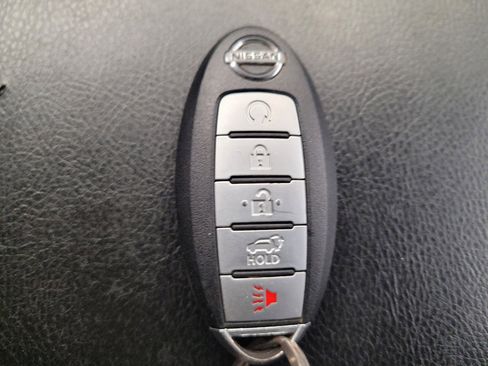 Used 2019 Nissan Pathfinder SL image 32