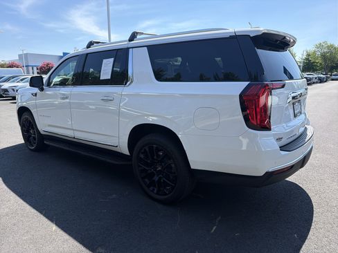 Used 2023 GMC Yukon XL SLT w/ SLT Luxury Package AWD/4WD image 8