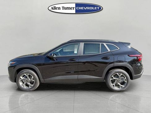 New 2026 Chevrolet Trax LT w/ Driver Confidence Package FWD image 6