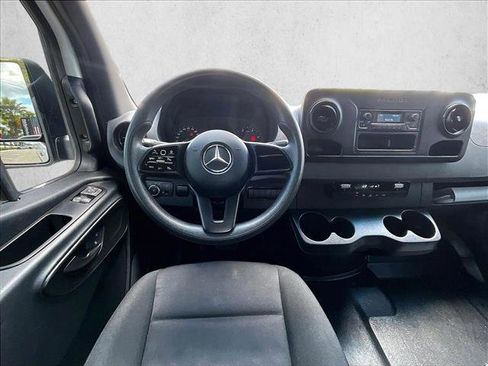 Used 2020 Mercedes-Benz Sprinter 2500 image 7