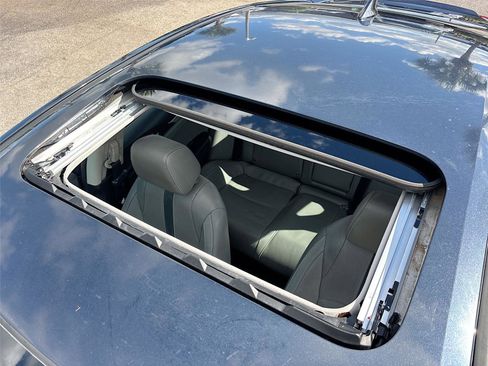 Used 2017 Honda Civic EX-L image 23