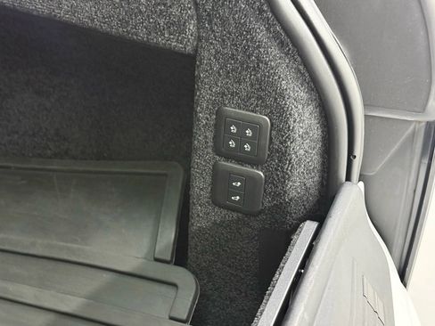 Used 2018 Land Rover Range Rover HSE image 41