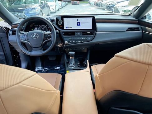 Certified 2025 Lexus ES 300h w/ Premium Package image 20