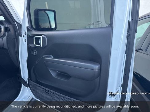 Used 2022 Jeep Wrangler Unlimited Sport image 8