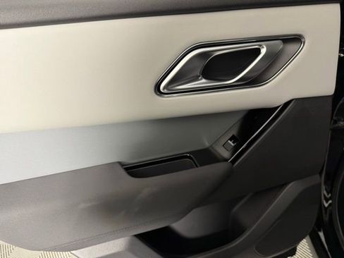 Certified 2025 Land Rover Range Rover Velar S image 22