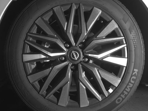 Used 2025 Nissan Altima 2.5 SV image 11