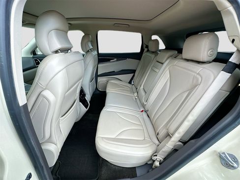 Used 2016 Lincoln MKX Reserve w/ Technology Package image 25