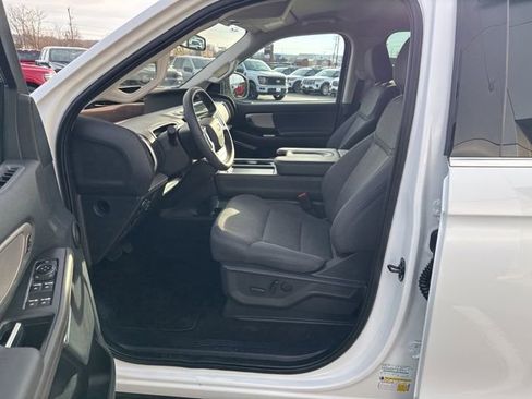 Used 2025 Ford Expedition Active image 12