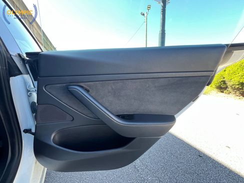 Used 2020 Tesla Model 3 Standard Range RWD image 38