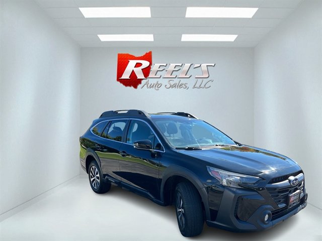 Used 2023 Subaru Outback Premium AWD/4WD image 3
