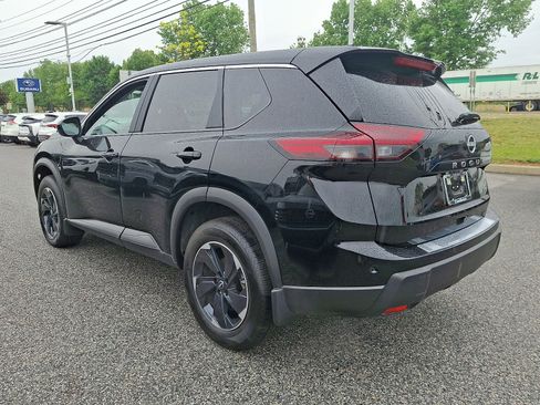 Used 2026 Nissan Rogue SV AWD/4WD image 5