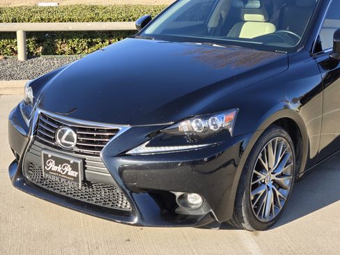 Used 2016 Lexus IS 300 Navigation, Premium Package image 10