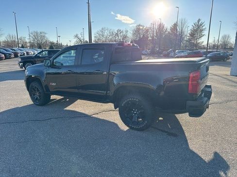 Used 2021 Chevrolet Colorado Z71 w/ Z71 Midnight Edition image 3