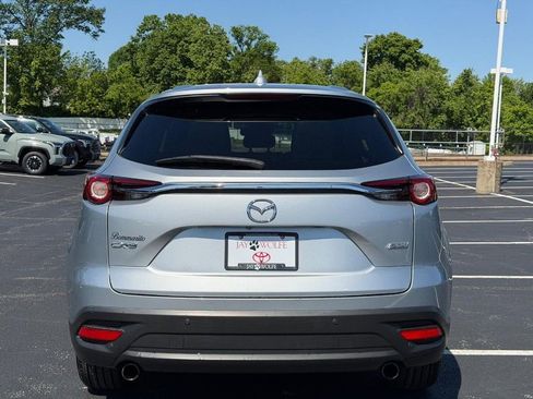 Used 2018 MAZDA CX-9 Touring w/ Touring Premium Package FWD image 5
