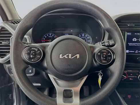 Used 2022 Kia Soul LX w/ Technology Package image 12