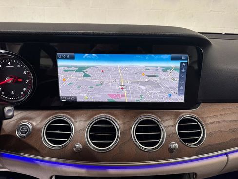 Used 2017 Mercedes-Benz E 400 4MATIC Wagon image 41