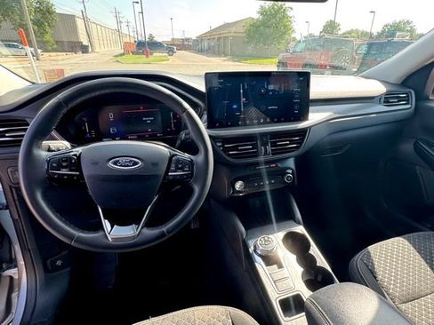 Used 2023 Ford Escape Active w/ Tech Pack #1 AWD/4WD image 9